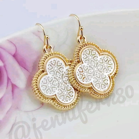 Jewelry - Brand new! Filigree Earrings